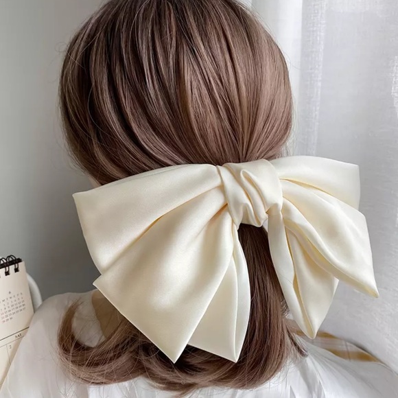 Little Pearls of Life Accessories - Satin Big Bow Two-layer Hair Clip